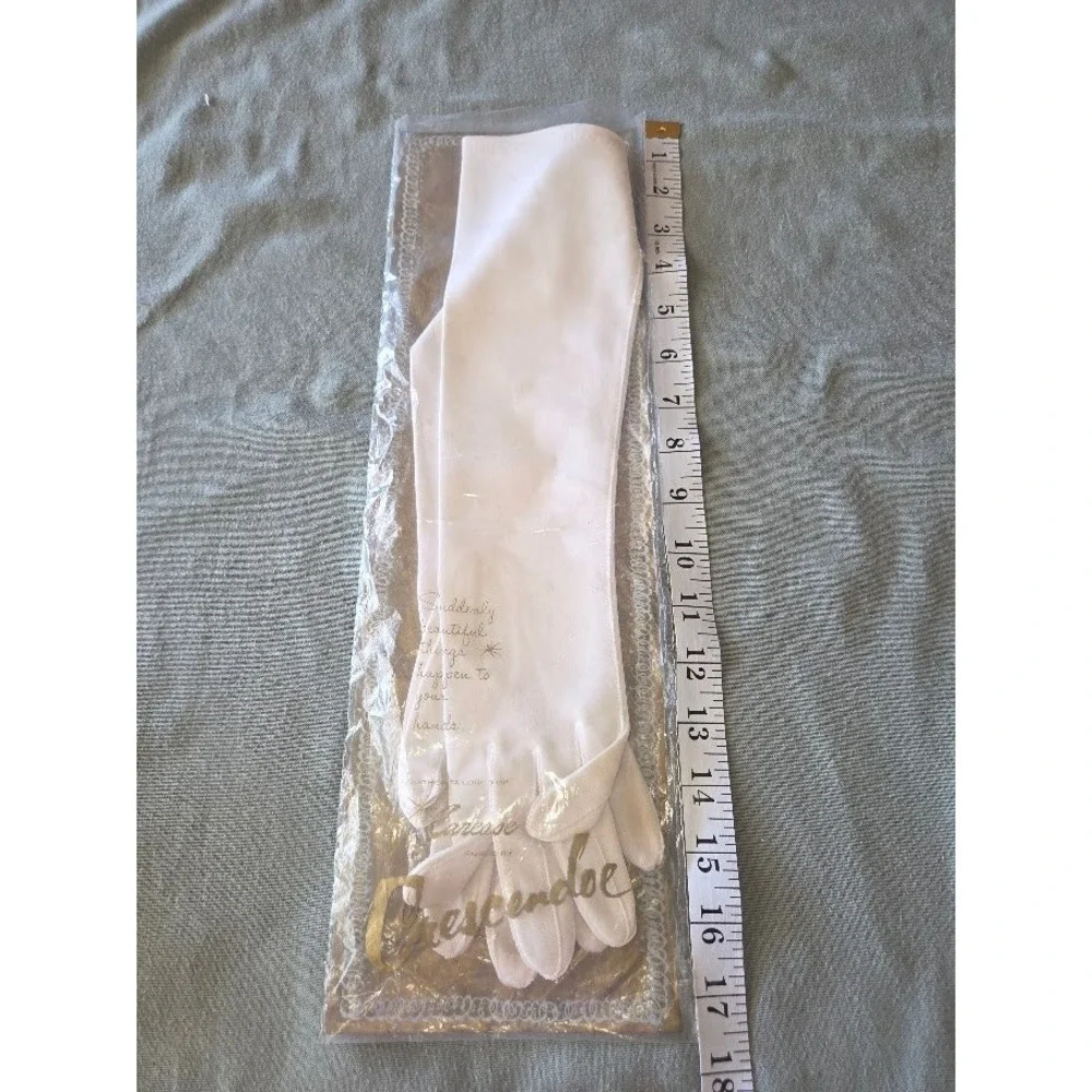 Crescendoe White Opera Length Evening Gloves